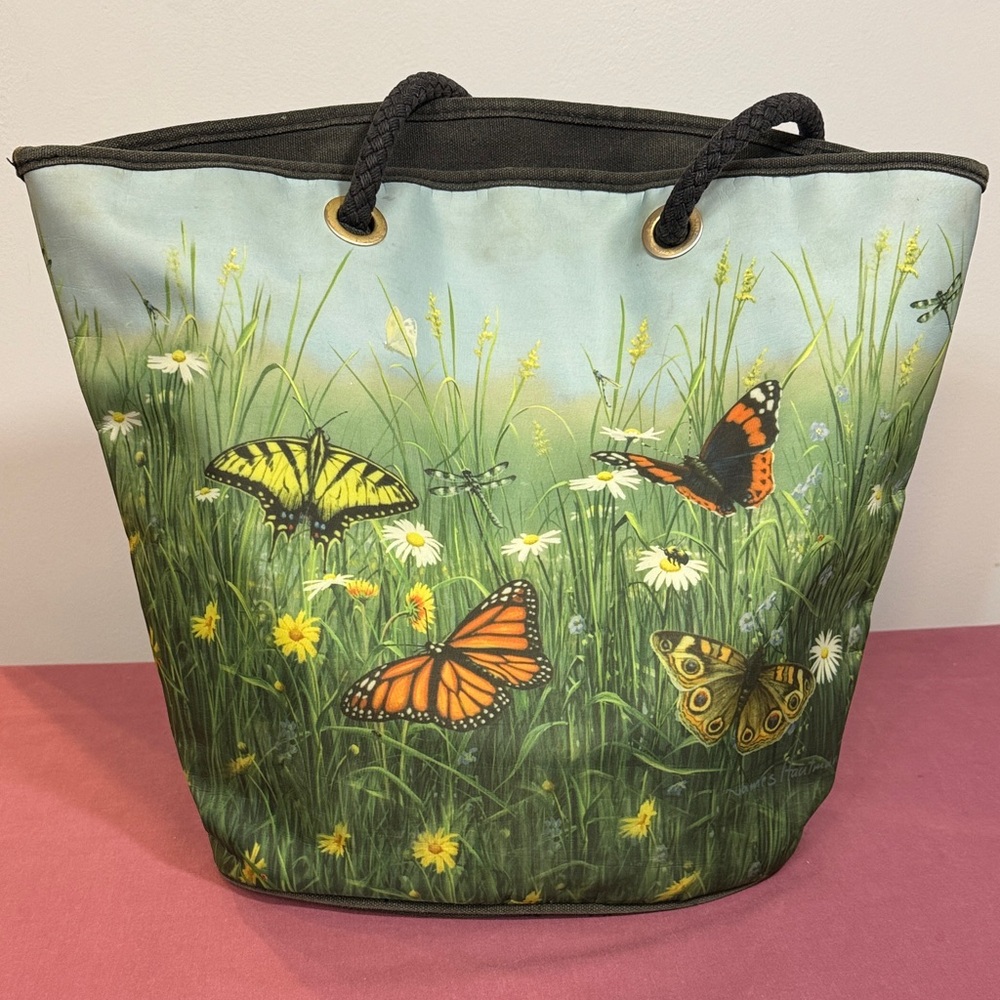 Galleria Enterprises, Inc. Butterfly Meadow Tote - Green and Black